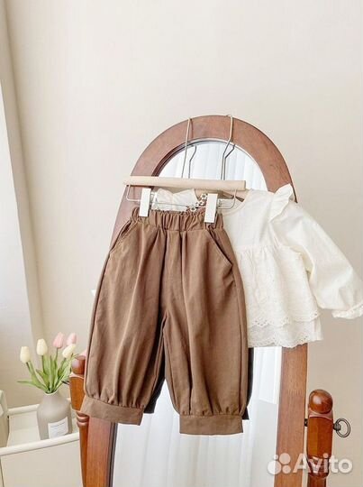 Детская кружевная кофточка со штанишками