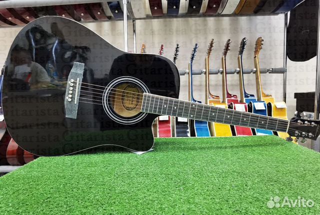 Акустическая гитара