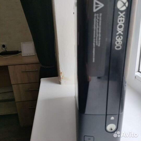 Xbox 360 E, Не прошитый