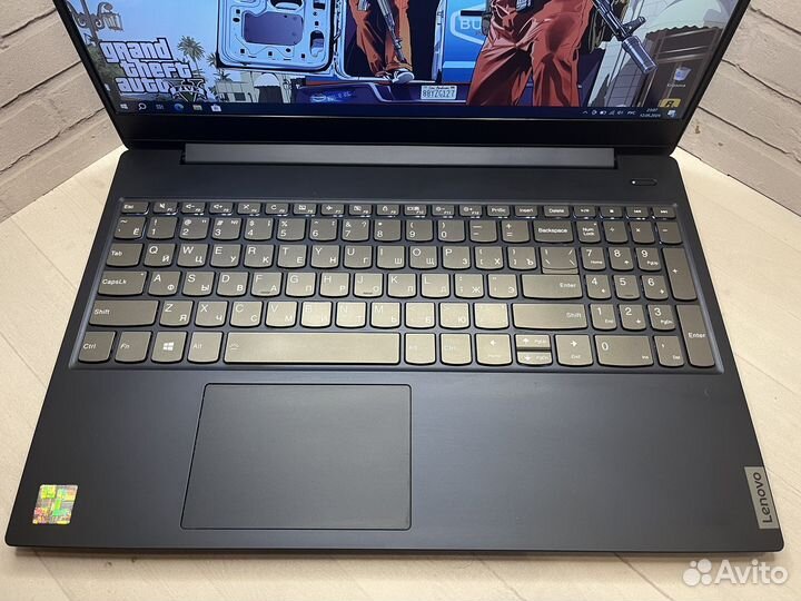 Мощь Lenovo Core i3-8/8GB/IPS/SSD256gb