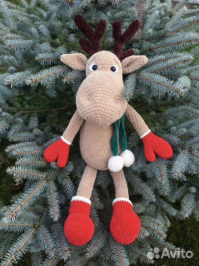 Плюшевая вязанная игрушка