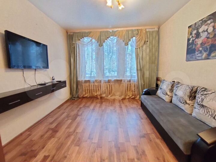 2-к. квартира, 55 м², 1/5 эт.