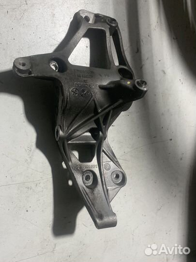 Кронштейн генератора BMW F20 N13b16