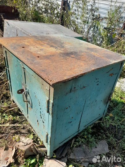 Шкаф металлический для инструментов
