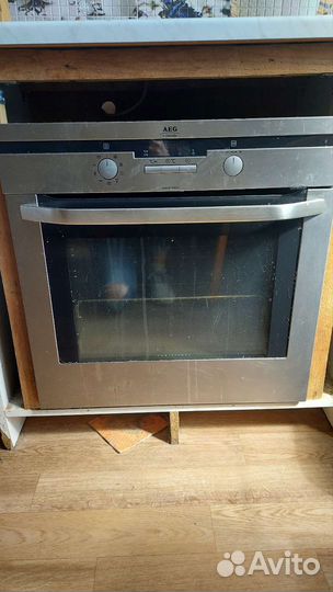 Духовой шкаф AEG