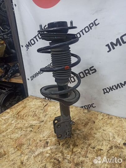 Стойка передняя правая Suzuki Kizashi