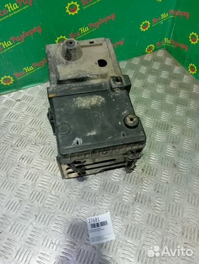 Площадка полка акб Ford Focus 2 седан 1.8 2008