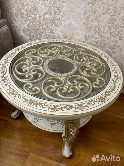 Журнальный столик