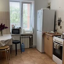 2-к. квартира, 45 м², 1/3 эт.