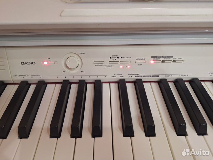 Цифровое пианино Casio Privia PX-760 белое