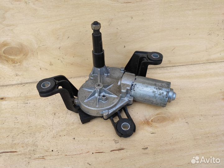 Мотор стеклоочистителя задний на Opel Astra J