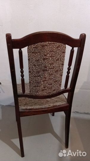 Стул деревянный