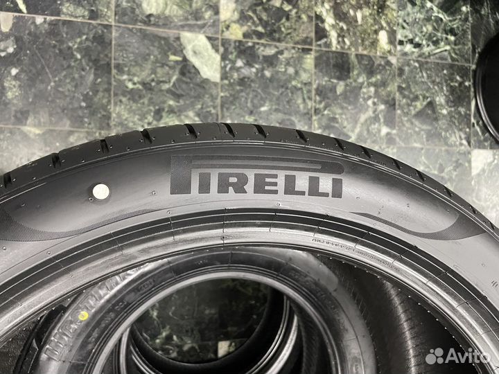 Pirelli P Zero PZ4 275/40 R21 и 315/35 R21 107Y