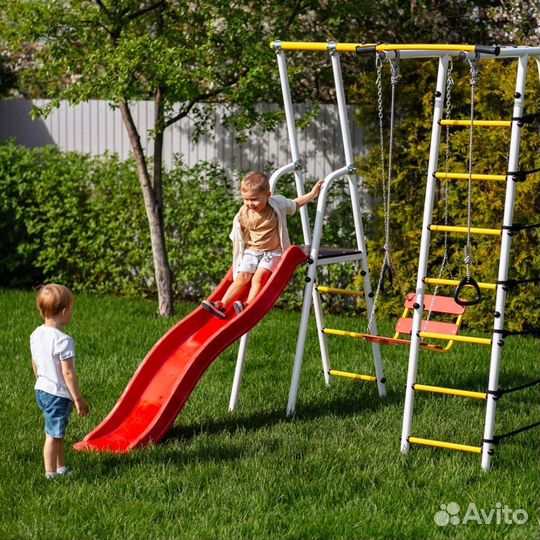 Детская площадка с горкой