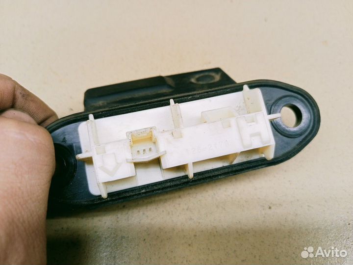 Кнопка открывания багажника RAV 4 2013