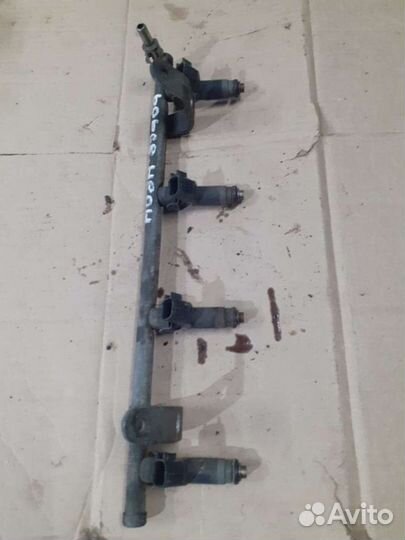 Топливная рампа Dodge Neon