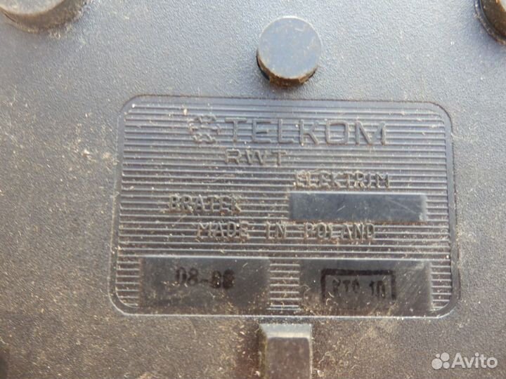 Телефон дисковый и две трубки из СССР 1960-х годов