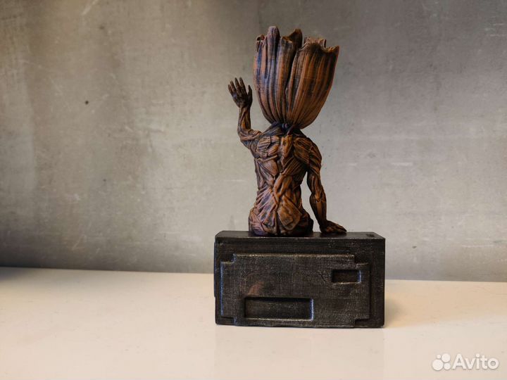 Фигурка малыш Грут Groot Pot на магнитофоне