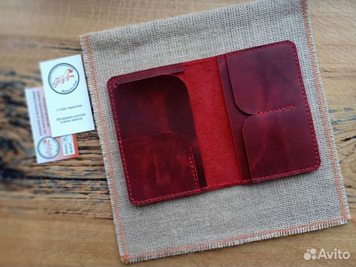 Кожаная обложка на паспорт ручной работы