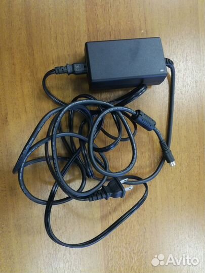 Блок питания (адаптер) Iomega 12В 1,5А