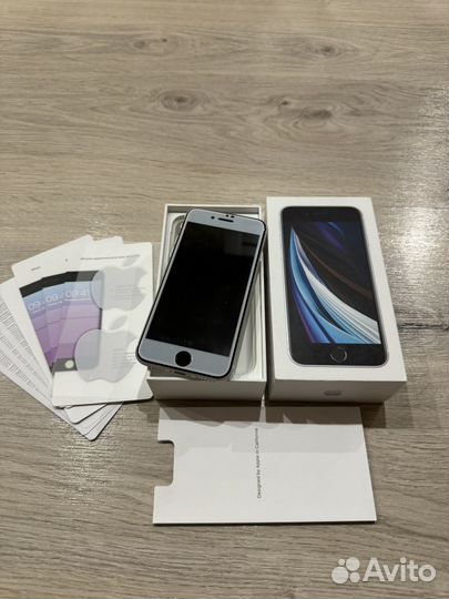 iPhone SE, 64 ГБ