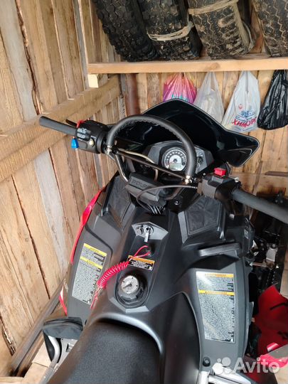 Продам снегоход Polaris