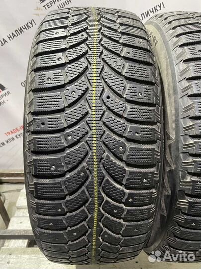Bridgestone Blizzak Spike-01 215/55 R17 98T