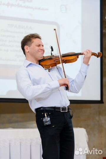 Музыкант на мероприятие