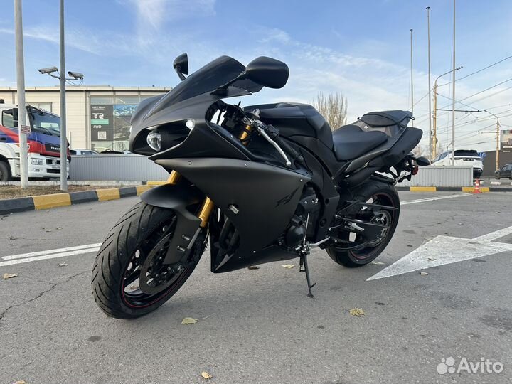 Yamaha YZF R1