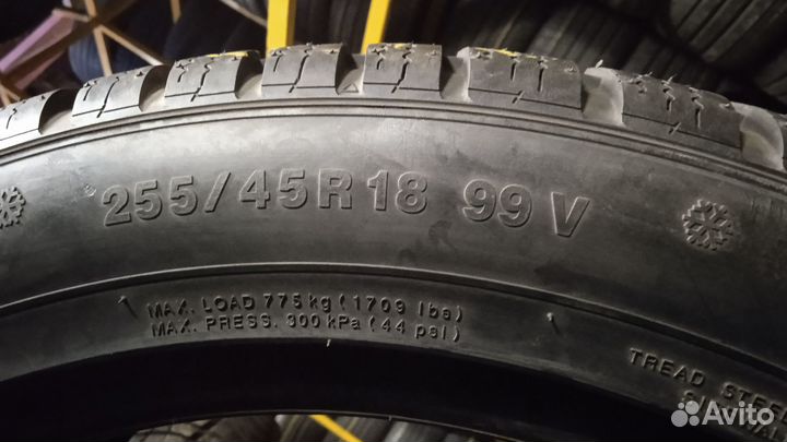 Kumho I'Zen KW27 255/45 R18