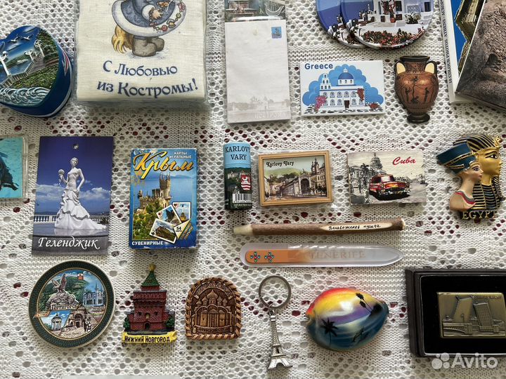 Сувениры из разных стран и городов
