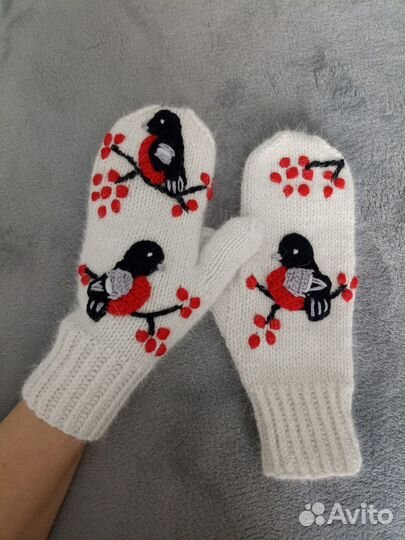 Варежки из пуха норки с вышивкой