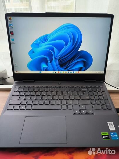 Новый Lenovo LOQ 15irh8 (12ядер, 16Гб, 512 Ггб)