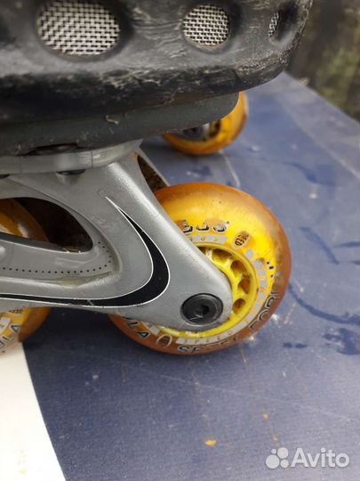 Роликовые коньки