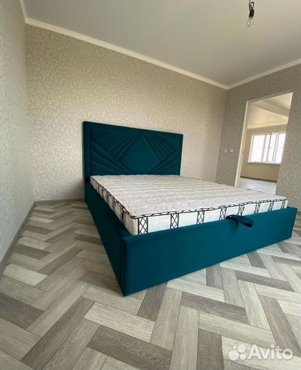 Дизайнерская кровать