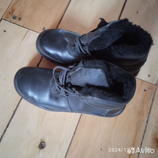 Продам обувь. Рабочая форма