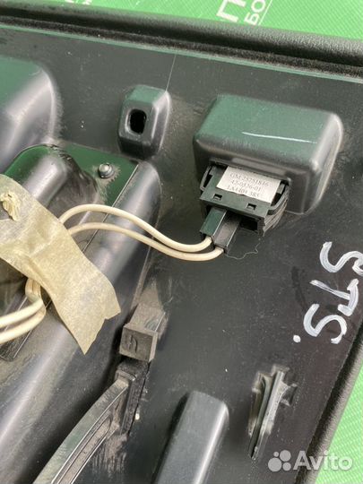 Бардачок Cadillac STS 2002-2007