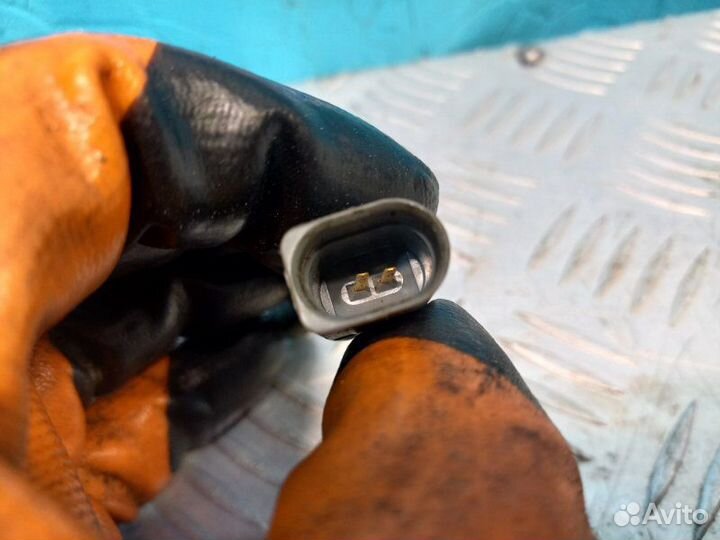 Датчик ABS задний правый Volkswagen Passat B7 1.4