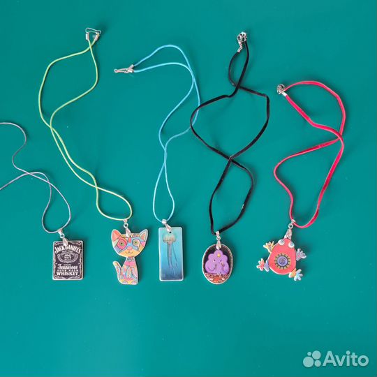 Подвеска на цепочке, кулон на шнурке. Бижутерия