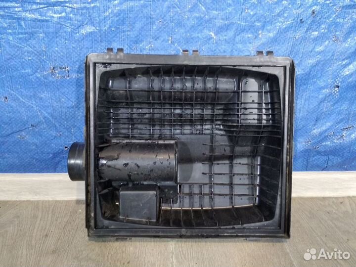 Корпус воздушного фильтра Ford Transit 2015