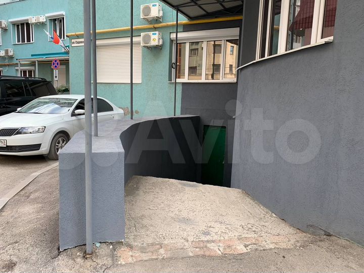 Подвал в густонаселённом районе, 369 м²