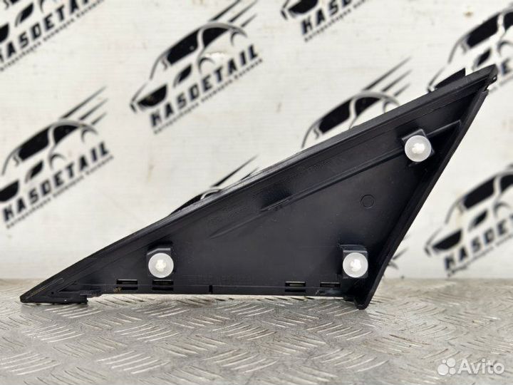 Накладка крыла передняя правая Ford Focus 3 1.6