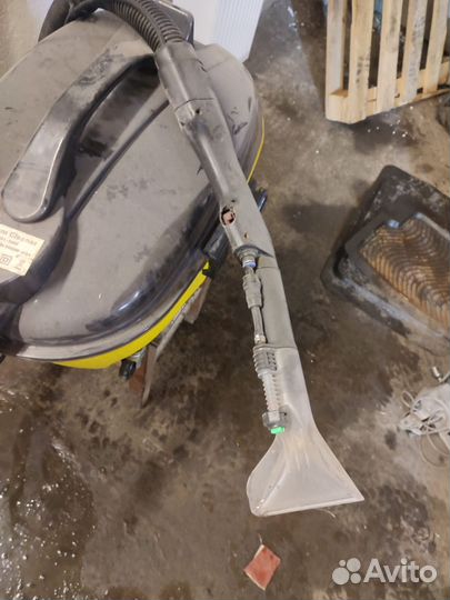 Моющий пылесос Karcher