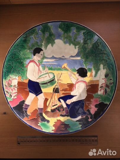 Настенная тарелка Пионеры