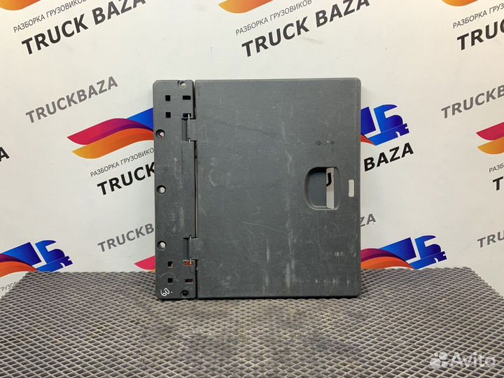 0008430564 Крышка (дверца) бардачка