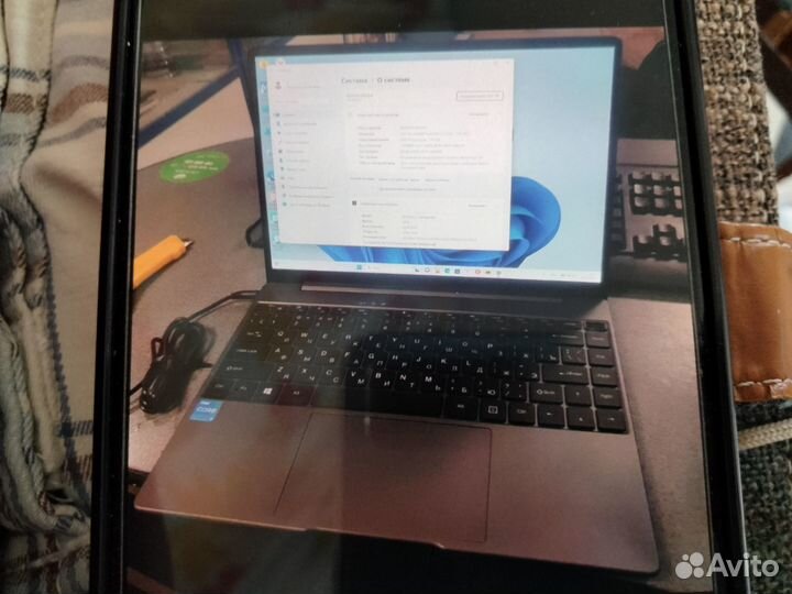 Ноутбук новый быстрый подходит для всех целей игры