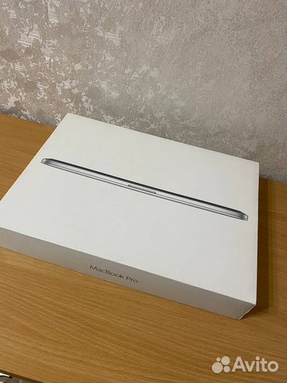 Apple macbook pro 15,4 2015 mid