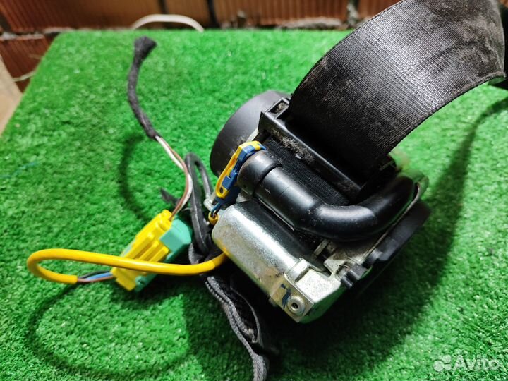 Ремень передний правый Volkswagen Touareg 7L