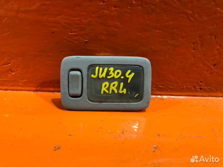 Плафон салонный nissan bassara U30