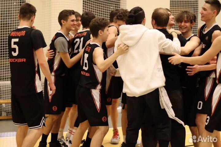 Тренер по баскетболу